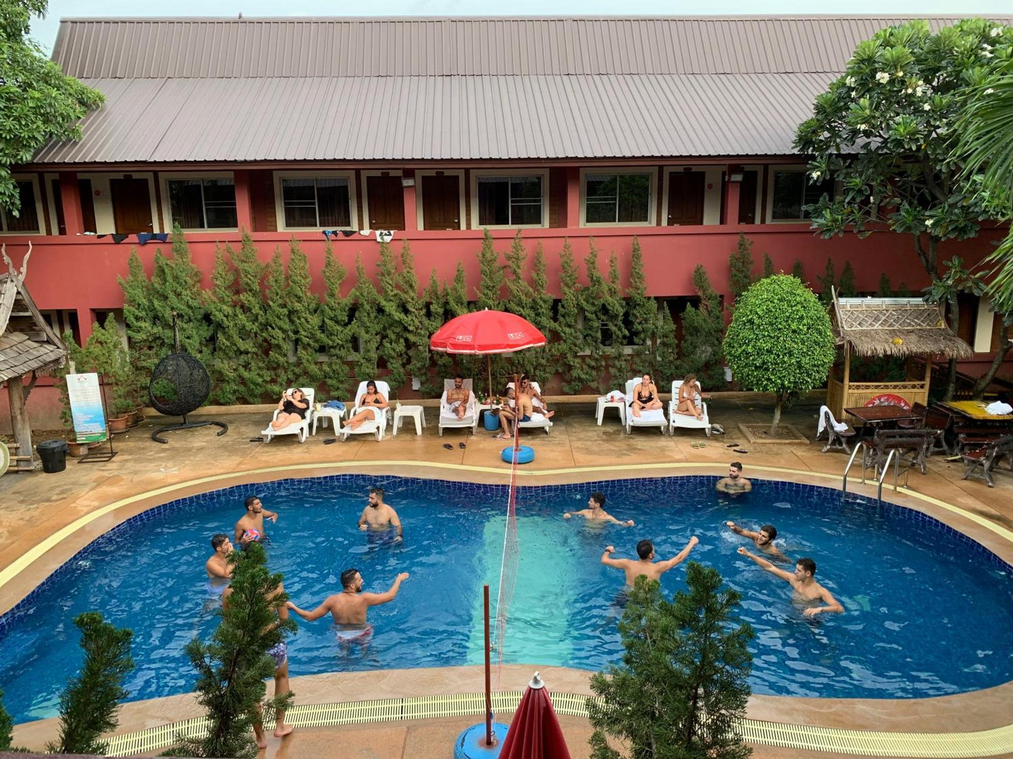 Ostello Red Brick Chiang Mai Esterno foto